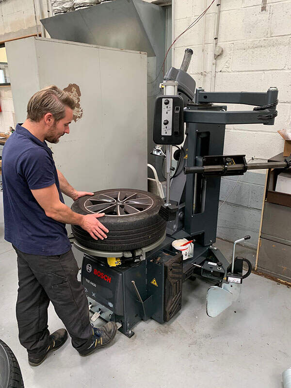 machine pour montage de pneus