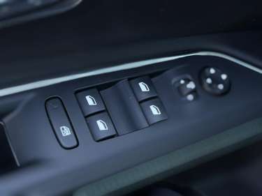 PEUGEOT 5008 1.5 BlueHDI 130 EAT8 Allure Pack
