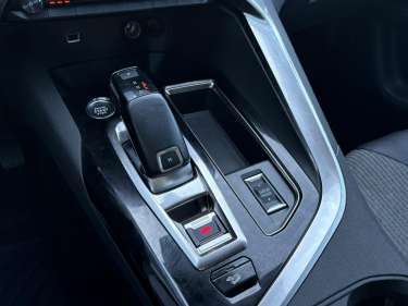 PEUGEOT 5008 1.5 BlueHDI 130 EAT8 Allure Pack
