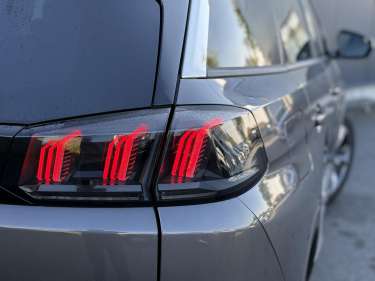 PEUGEOT 5008 1.5 BlueHDI 130 EAT8 Allure Pack