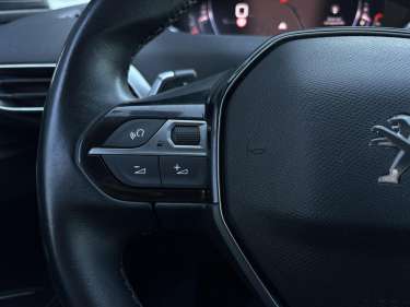 PEUGEOT 5008 1.5 BlueHDI 130 EAT8 Allure Pack