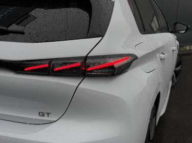 PEUGEOT 308 1.5 BlueHDI 130 EAT8 GT