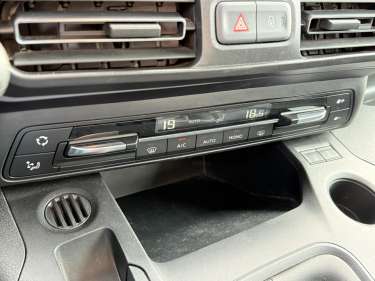 PEUGEOT RIFTER STANDARD 1.5 BlueHDI 130 Allure