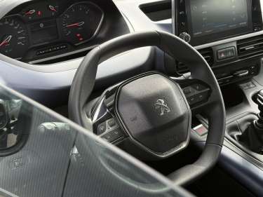 PEUGEOT RIFTER STANDARD 1.5 BlueHDI 130 Allure