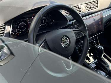 SKODA SUPERB COMBI 2.0 TDI 150 DSG Laurin & Klement