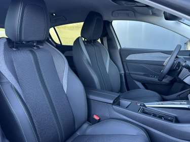 PEUGEOT 308 1.5 BlueHDI 130 EAT8 Allure