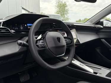 PEUGEOT 308 1.5 BlueHDI 130 EAT8 Allure