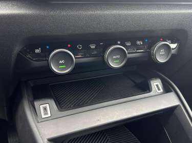 CITROEN C4 1.5 BlueHDI 130 EAT8 Shine