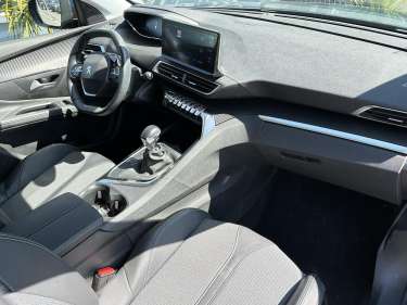 PEUGEOT 5008 1.2 PureTech 130 Allure Pack