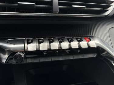 PEUGEOT 3008 1.6 BlueHDI 120 Active Business