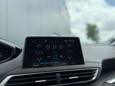 PEUGEOT 3008 1.6 BlueHDI 120 Active Business