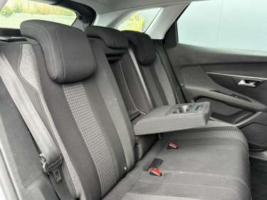 PEUGEOT 3008 1.6 BlueHDI 120 Active Business