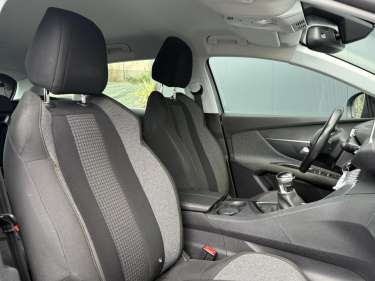 PEUGEOT 3008 1.6 BlueHDI 120 Active Business