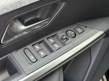 PEUGEOT 3008 NV Hybrid 136 e-DSC6 Allure