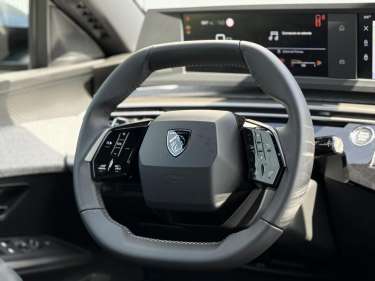 PEUGEOT 3008 NV Hybrid 136 e-DSC6 Allure