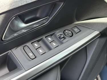 PEUGEOT 3008 NV Hybrid 136 e-DSC6 Allure