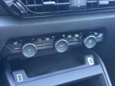 CITROEN C4 NV Hybrid 145 e-DSC6 Plus