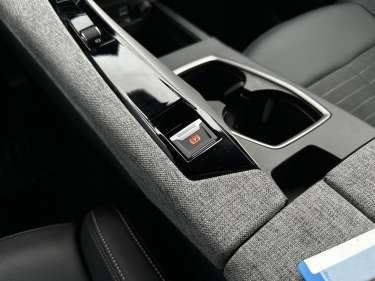 PEUGEOT 3008 NV Hybrid 145 e-DSC6 Allure