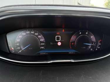 PEUGEOT 3008 1.5 BlueHDI 130 Roadtrip