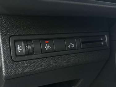 PEUGEOT 3008 1.5 BlueHDI 130 Roadtrip