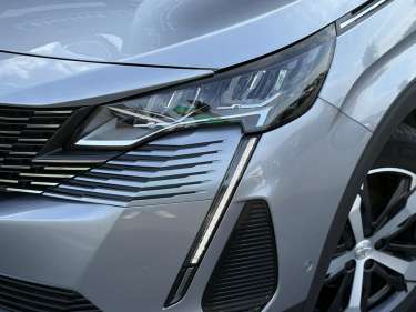 PEUGEOT 3008 1.5 BlueHDI 130 Roadtrip