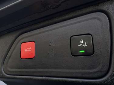 PEUGEOT 3008 1.5 BlueHDI 130 Roadtrip
