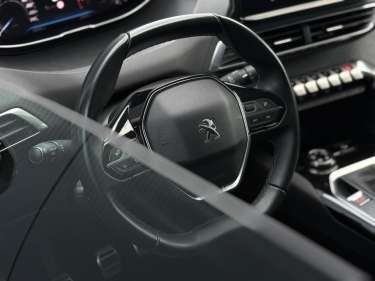PEUGEOT 3008 1.5 BlueHDI 130 Roadtrip