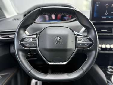 PEUGEOT 3008 1.5 BlueHDI 130 Roadtrip
