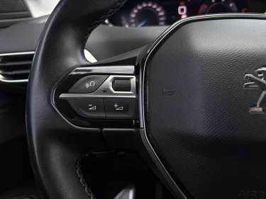 PEUGEOT 3008 1.5 BlueHDI 130 Roadtrip