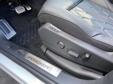 PEUGEOT 5008 1.2 PureTech 130 EAT8 GT
