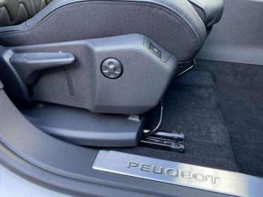 PEUGEOT 5008 1.2 PureTech 130 EAT8 GT