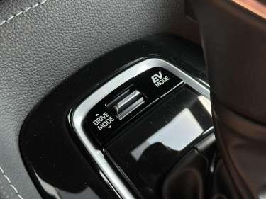 TOYOTA COROLLA TOURING SPORT 1.8 Hybrid 140 Design