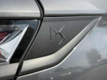 DS DS7 CROSSBACK 1.5 BlueHDI 130 EAT8 Performance Line