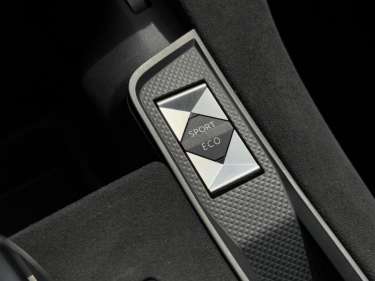 DS DS7 CROSSBACK 1.5 BlueHDI 130 EAT8 Performance Line