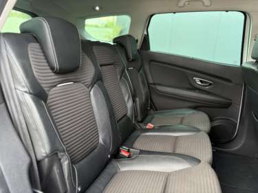 RENAULT GRAND SCENIC 7PL 1.3 TCE 140 EDC Business Intens