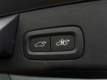 VOLVO XC60 T6 AWD PHEV 350 Plus Style Chrome