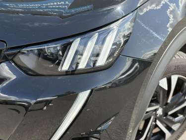 PEUGEOT 2008 1.5 BlueHDI 130 EAT8 GT