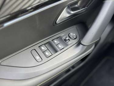 PEUGEOT 2008 NV Hybrid 145 e-DSC6 GT