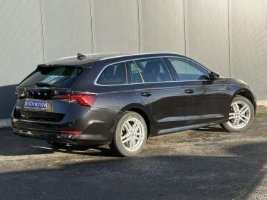 SKODA OCTAVIA COMBI 2.0 TDI 115 DSG Clever