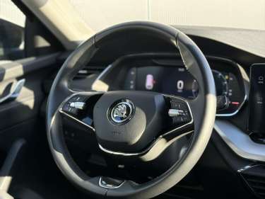 SKODA OCTAVIA COMBI 2.0 TDI 115 DSG Clever