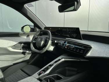 PEUGEOT 3008 NV Hybrid 145 e-DSC6 Allure