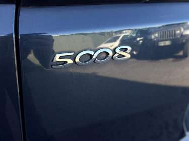 PEUGEOT 5008 1.5 BlueHDI 130 EAT8 Allure