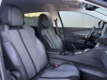 PEUGEOT 5008 1.5 BlueHDI 130 EAT8 Allure