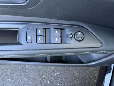 PEUGEOT 3008 1.5 BlueHDI 130 EAT8 Allure Pack