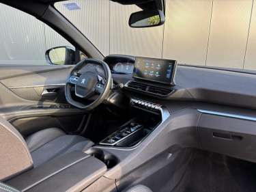 PEUGEOT 3008 1.5 BlueHDI 130 EAT8 Allure Pack