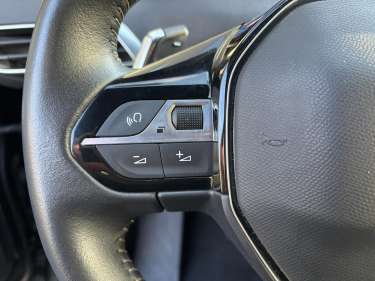 PEUGEOT 3008 1.5 BlueHDI 130 EAT8 Allure Pack