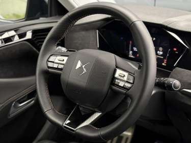 DS DS4 1.5 BlueHDI 130 EAT8 Performance Line +