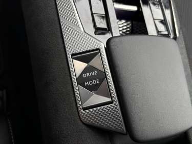 DS DS4 1.5 BlueHDI 130 EAT8 Performance Line +