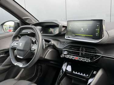 PEUGEOT 208 1.2 PureTech 130 EAT8 GT