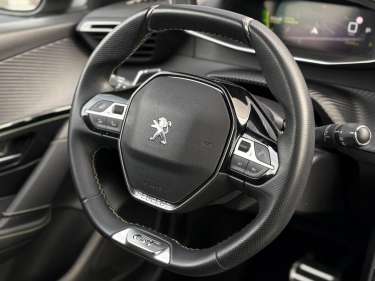 PEUGEOT 208 1.2 PureTech 130 EAT8 GT